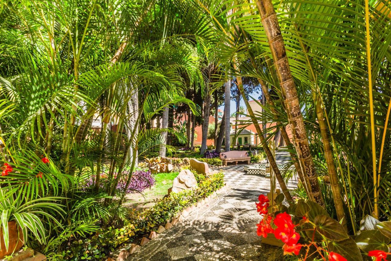 Hostal Tropical Almuñécar Esterno foto