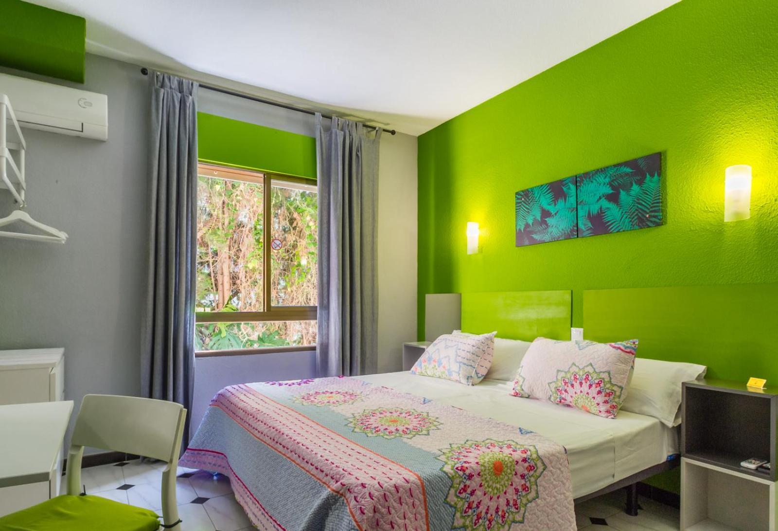 Hostal Tropical Almuñécar Esterno foto
